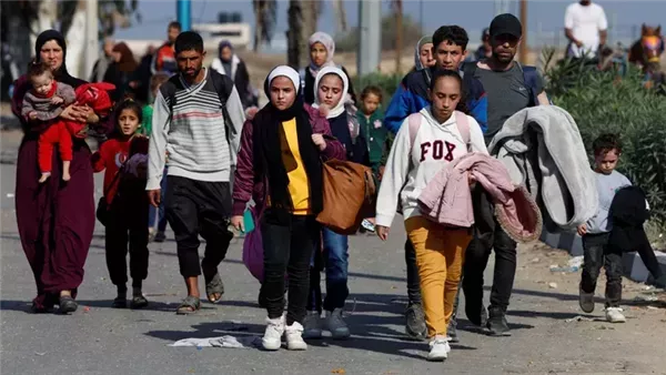 تقرير أمريكي: “المؤسسة الإنسانية في غزة” خطة ماكرة من ترامب ونتنياهو لطرد سكان القطاع تقرير أمريكي: “المؤسسة الإنسانية في غزة” خطة ماكرة من ترامب ونتنياهو لطرد سكان القطاع