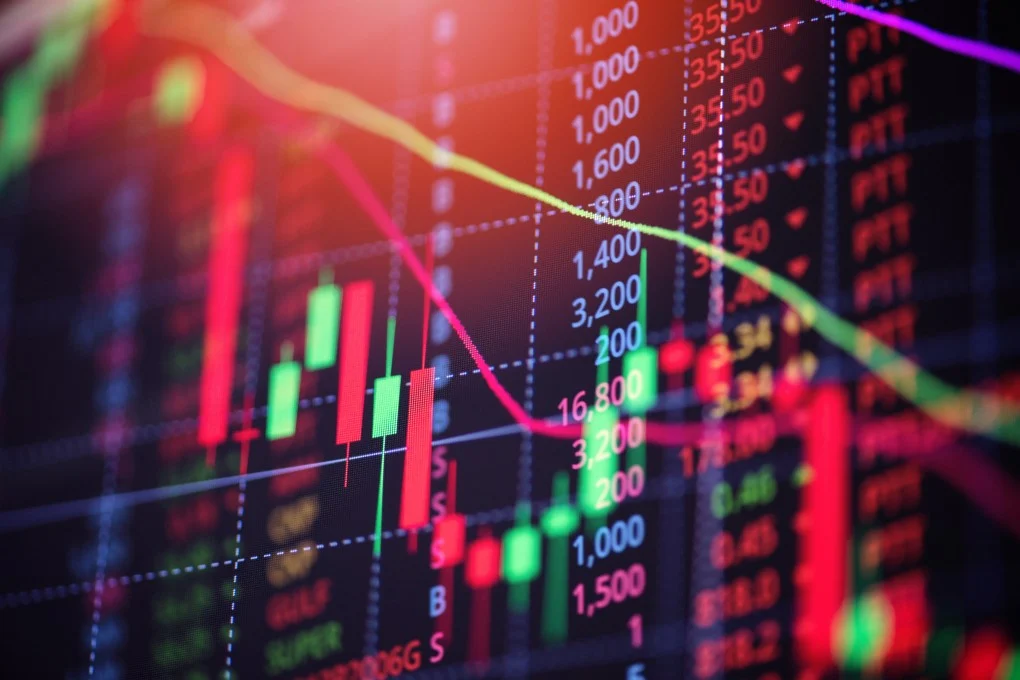 تقلبات الأسواق تدفع المستثمرين إلى سحب أموالهم من صناديق الأسهم والاتجاه نحو السندات. تقلبات الأسواق تدفع المستثمرين إلى سحب أموالهم من صناديق الأسهم والاتجاه نحو السندات.