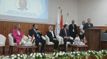 تكريم الأمين العام لـ"الأعلى للثقافة" بجامعة عين شمس ضمن فاعليات مؤتمر "العلوم الإنسانية"