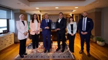 تكريم البنك الأهلي من مؤسسة صناع الخير بحضور الإتربي وأيوطالب لدوره الفعال في تعزيز المبادرات المجتمعية