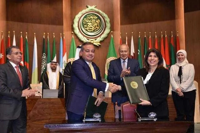 تكريم الرئيس التنفيذي والعضو المنتدب لمصرف “أبو ظبي الإسلامي- مصر ADIB-Egypt” كأحد القادة المؤثرين في مجال الاستدامة تكريم الرئيس التنفيذي والعضو المنتدب لمصرف “أبو ظبي الإسلامي- مصر ADIB-Egypt” كأحد القادة المؤثرين في مجال الاستدامة