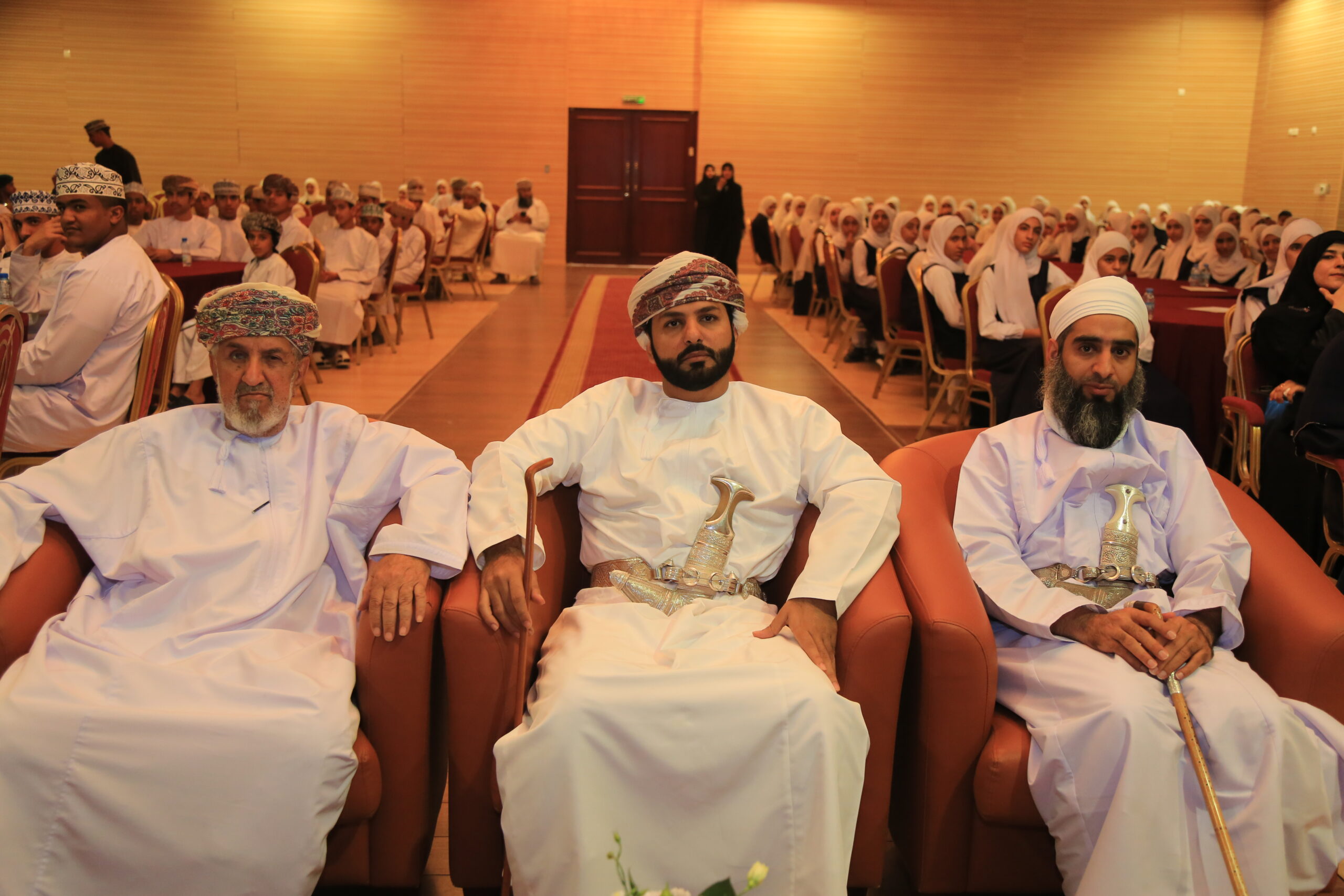 تكريم الفائزين في مسابقتين للقرآن الكريم والقيم بولاية بهلاء
