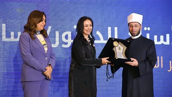تكريم وزير الأوقاف وعدد من المحافظين في حفل "أهل الخير"