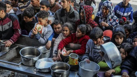 تكية وحيدة بتل الزعتر.. ملاذ آلاف الهاربين من المجاعة في غزة