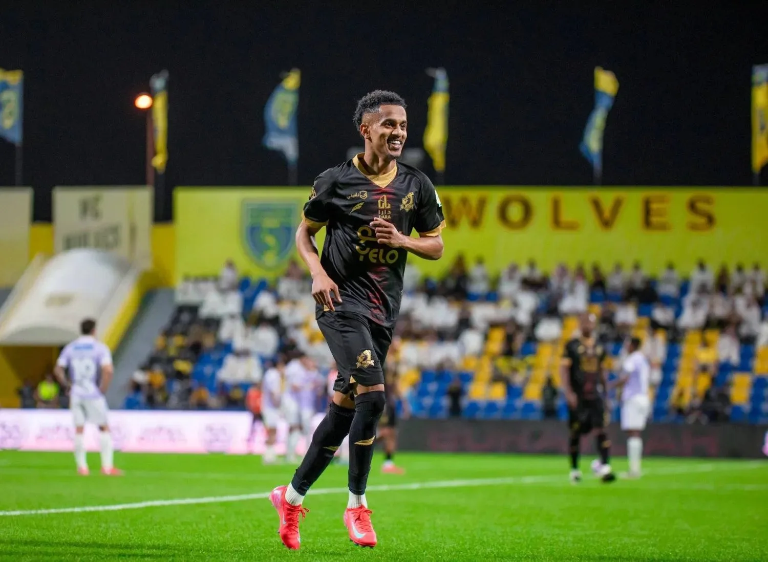 تنافس بين الهلال والنصر ونيوم والدرعية للفوز بتعاقد مع نجم الوحدة تنافس بين الهلال والنصر ونيوم والدرعية للفوز بتعاقد مع نجم الوحدة