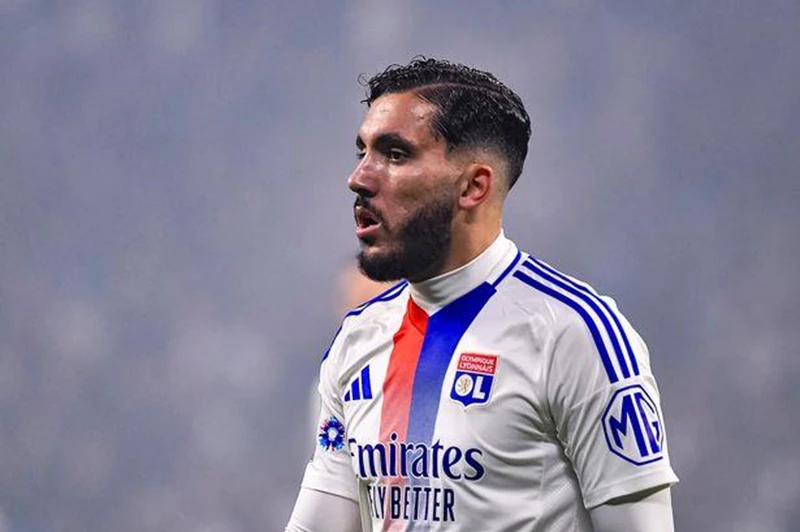 دورتموند يعيد النظر في استهداف لاعب شرقياً خلال الصيف دورتموند يعيد النظر في استهداف لاعب شرقياً خلال الصيف