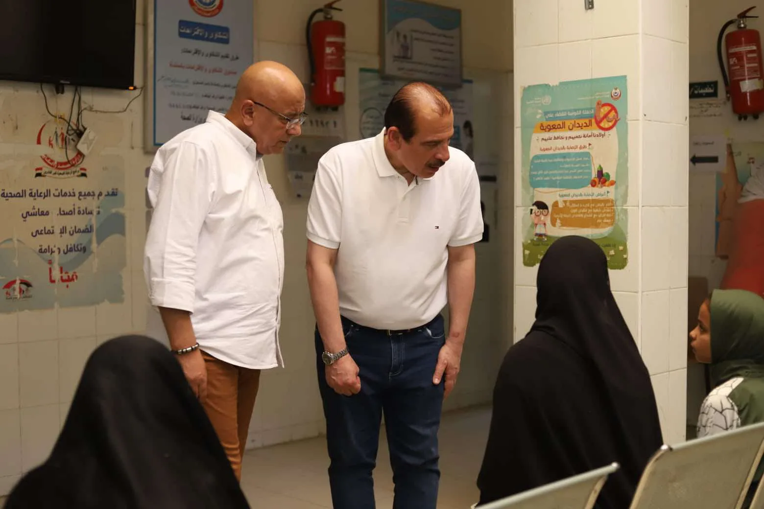نائب وزير الصحة يثني على أداء بعض المرافق الصحية في قنا ويحدد فترة لمعالجة المشكلات. نائب وزير الصحة يثني على أداء بعض المرافق الصحية في قنا ويحدد فترة لمعالجة المشكلات.
