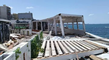 صور: الطقس العاصف في الإسكندرية يتسبب في أضرار على الكورنيش وتجمع مياه الأمطار في نفق المشاة