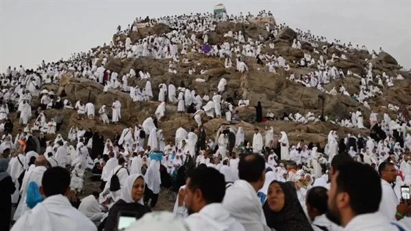 تنظيم رحلات نقل الحجاج السياحيين إلى السعودية تنظيم رحلات نقل الحجاج السياحيين إلى السعودية