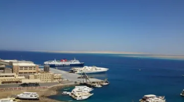 تواصل إغلاق ميناء الغردقة البحري لليوم الثاني نتيجة الظروف الجوية السيئة