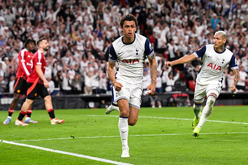 توتنهام ينقذ موسمه بتتويجه بلقب الدوري الأوروبي على حساب مانشستر يونايتد (فيديو) توتنهام ينقذ موسمه بتتويجه بلقب الدوري الأوروبي على حساب مانشستر يونايتد (فيديو)