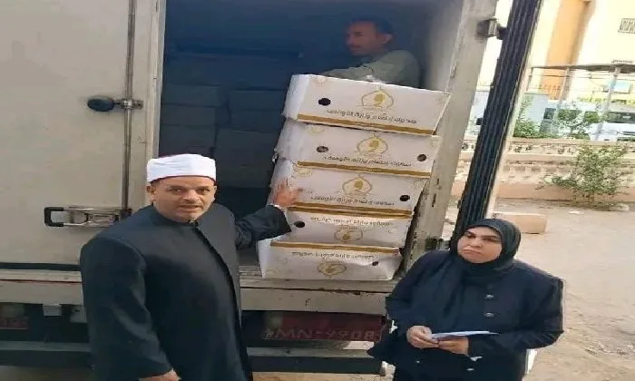 توزيع 2 طن من اللحوم من مشروع صكوك الإطعام على الأسر المحتاجة في الشرقية توزيع 2 طن من اللحوم من مشروع صكوك الإطعام على الأسر المحتاجة في الشرقية