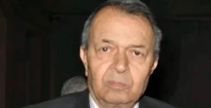 توفي الابن البكر للقارئ الشيخ مصطفى إسماعيل وسيتم دفنه غدًا في مسقط رأسه بمحافظة الغربية. توفي الابن البكر للقارئ الشيخ مصطفى إسماعيل وسيتم دفنه غدًا في مسقط رأسه بمحافظة الغربية.