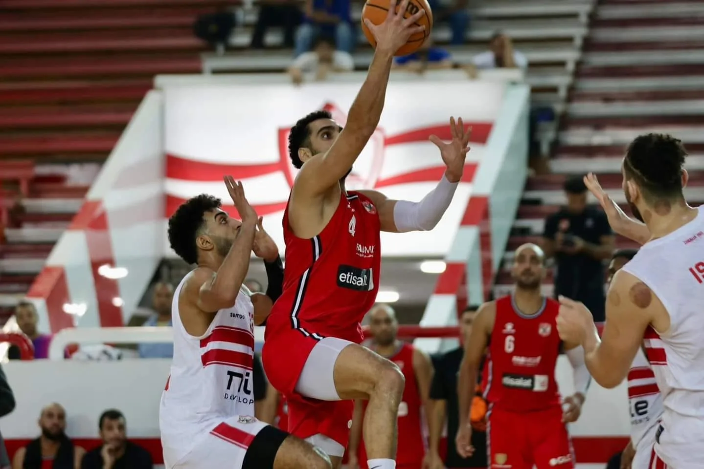 توقيت لقاء الأهلي والزمالك اليوم في نصف نهائي دوري السوبر لكرة السلة توقيت لقاء الأهلي والزمالك اليوم في نصف نهائي دوري السوبر لكرة السلة