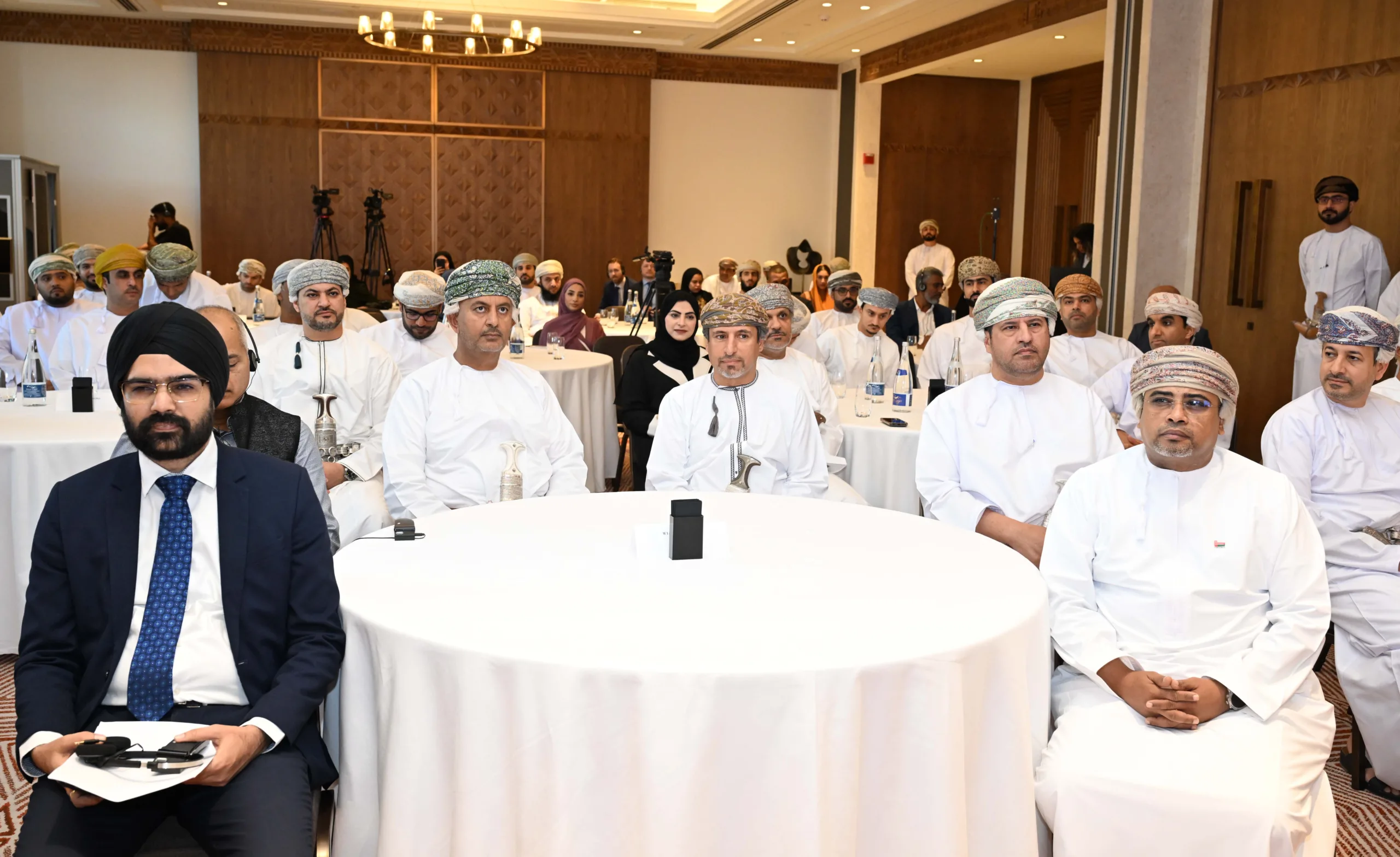 توقيع عقود تطوير المشروع وحقوق استخدام الأرض للمرحلتين الثانية والثالثة من مشروع “أكمي” للهيدروجين الأخضر والأمونيا الخضراء. توقيع عقود تطوير المشروع وحقوق استخدام الأرض للمرحلتين الثانية والثالثة من مشروع “أكمي” للهيدروجين الأخضر والأمونيا الخضراء.
