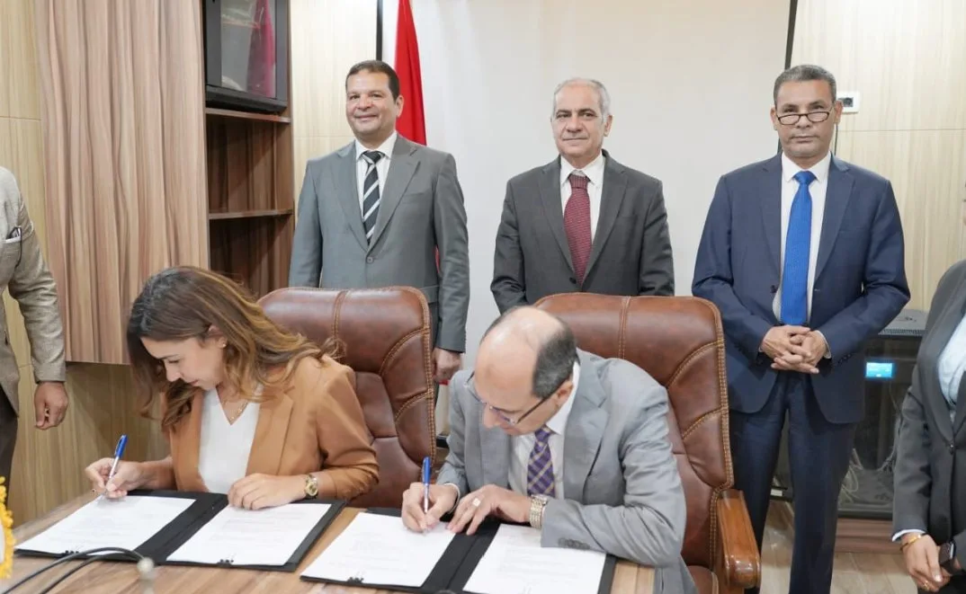 توقيع مذكرة تفاهم بين التأمين الصحي الشامل ومستشفى الباطنة التخصصي في جامعة أسوان توقيع مذكرة تفاهم بين التأمين الصحي الشامل ومستشفى الباطنة التخصصي في جامعة أسوان