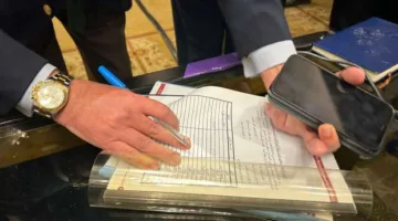 توقيع ممثل النادي الأهلي على قرار إلغاء الهبوط في الموسم الحالي «صور»