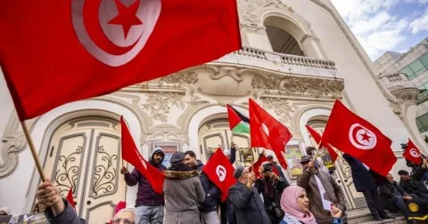 تونس.. جبهة الخلاص تندد بمحاكمة سياسيين بقضية ” التآمر على أمن الدولة”