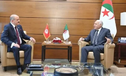 تونس والجزائر تتناولان تعزيز التعاون المشترك وإيجاد تسوية سياسية في ليبيا