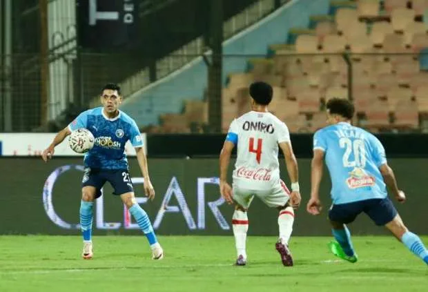 توني بوليس الويلزي يؤازر الزمالك في مواجهة بيراميدز من مقصورة ملعب القاهرة