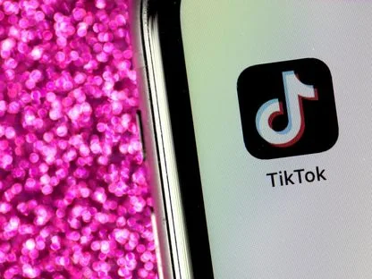 تيك توك تتهيأ لتقليص عدد العاملين في الولايات المتحدة بسبب الضغوط التنظيمية والتجارية المتزايدة. تيك توك تتهيأ لتقليص عدد العاملين في الولايات المتحدة بسبب الضغوط التنظيمية والتجارية المتزايدة.