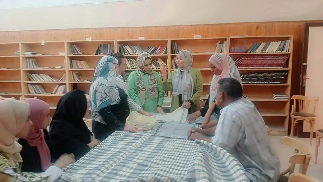 «ثقافة سوهاج» تستعرض مساهمة المرأة في الحفاظ على صناعة النسيج خلال جلسة نقاشية في الكوثر «ثقافة سوهاج» تستعرض مساهمة المرأة في الحفاظ على صناعة النسيج خلال جلسة نقاشية في الكوثر