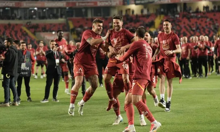 جالطة سراي يُحقق لقب كأس تركيا
