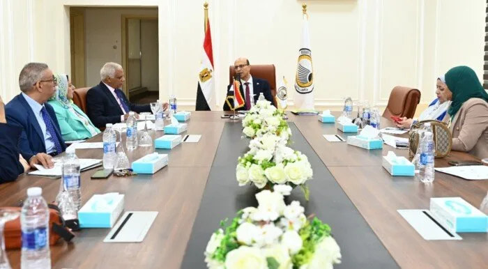 جامعة أسيوط الأهلية تعقد اجتماعاً لمجلسها الأكاديمي لبحث استراتيجيات التطوير وتسجيل الطلاب للعام المقبل. جامعة أسيوط الأهلية تعقد اجتماعاً لمجلسها الأكاديمي لبحث استراتيجيات التطوير وتسجيل الطلاب للعام المقبل.