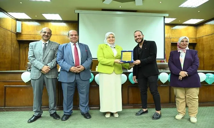 جامعة الفيوم: حفل اختتام الفعاليات وتكريم المتميزين في كلية الخدمة الاجتماعية
