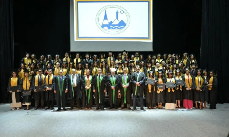 جامعة القاهرة تكرم دفعة جديدة من خريجي كلية الحقوق في السوربون التابعة لها جامعة القاهرة تكرم دفعة جديدة من خريجي كلية الحقوق في السوربون التابعة لها