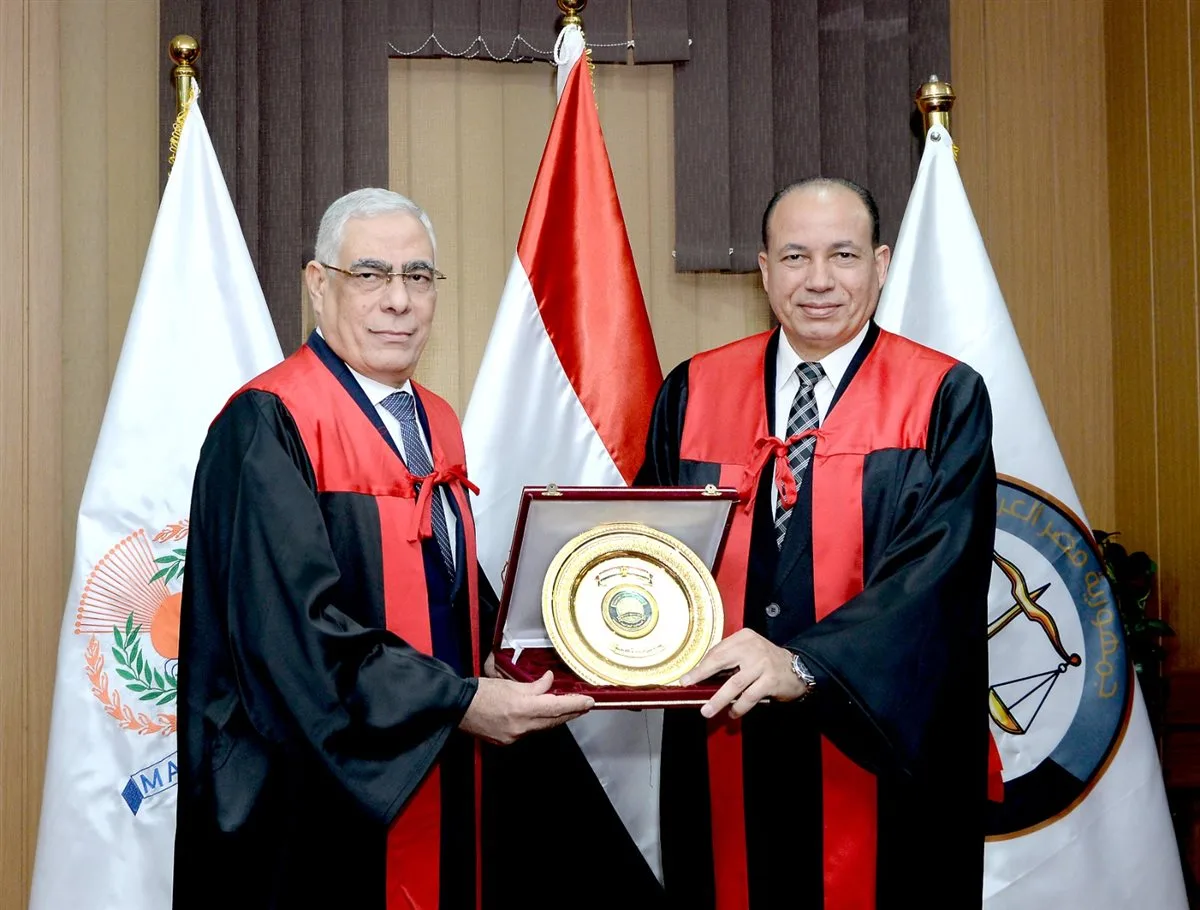 جامعة المنصورة تمنح النائب العام المصري الدكتوراه الفخرية