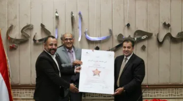 جامعة جنوب الوادي تحصل على وسام نجمة المستشفيات تقديراً لمساهمتها في دعم القطاع الصحي