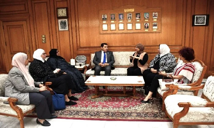 جامعة حلوان تستضيف وفد المجلس العربي للاعتراف بعلوم التمريض لتعزيز تطوير المهنة على مستوى المنطقة جامعة حلوان تستضيف وفد المجلس العربي للاعتراف بعلوم التمريض لتعزيز تطوير المهنة على مستوى المنطقة