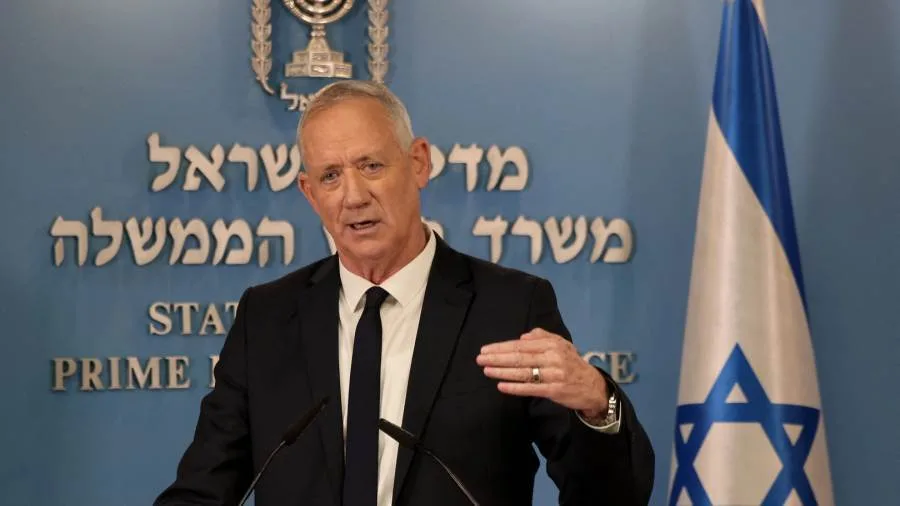 جانتس يلقب نتنياهو بـ “أب التفكك” ويدعو لتشكيل حكومة وسطية تعالج الفجوة السياسية. جانتس يلقب نتنياهو بـ “أب التفكك” ويدعو لتشكيل حكومة وسطية تعالج الفجوة السياسية.