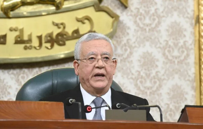 جبالي يحيل 4 قرارات جمهورية باتفاقيات دولية ومشروعات قوانين إلى اللجان المختصة جبالي يحيل 4 قرارات جمهورية باتفاقيات دولية ومشروعات قوانين إلى اللجان المختصة