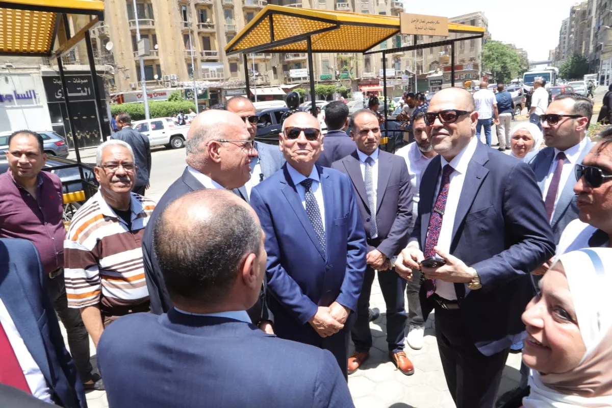 جبران ومحافظ القاهرة يتفقدان أماكن انتظار لائقة لعمال التراحيل
