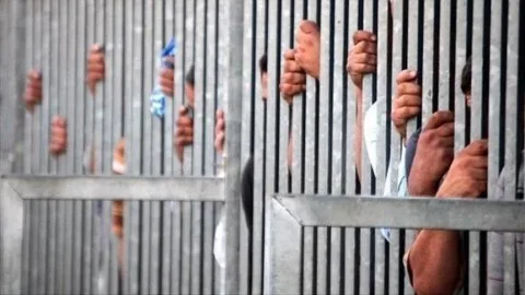 جبهة الخلاص التونسية تعرب عن استنكارها لـ”ترحيل” المعتقلين في قضية “التآمر” إلى سجون جديدة جبهة الخلاص التونسية تعرب عن استنكارها لـ”ترحيل” المعتقلين في قضية “التآمر” إلى سجون جديدة