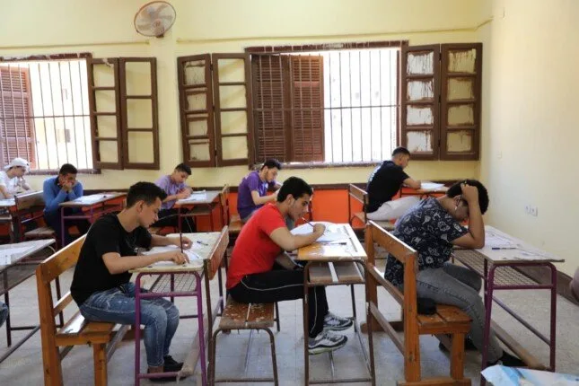 جدول امتحانات الثانوية العامة 2025 للشعبتين الأدبية والعلمية: اكتشف ترتيب المواد الدراسية جدول امتحانات الثانوية العامة 2025 للشعبتين الأدبية والعلمية: اكتشف ترتيب المواد الدراسية