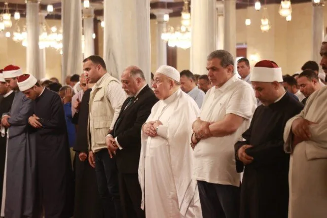 جدول مواقيت الصلاة في محافظات مصر غداً الجمعة 9 مايو 2025