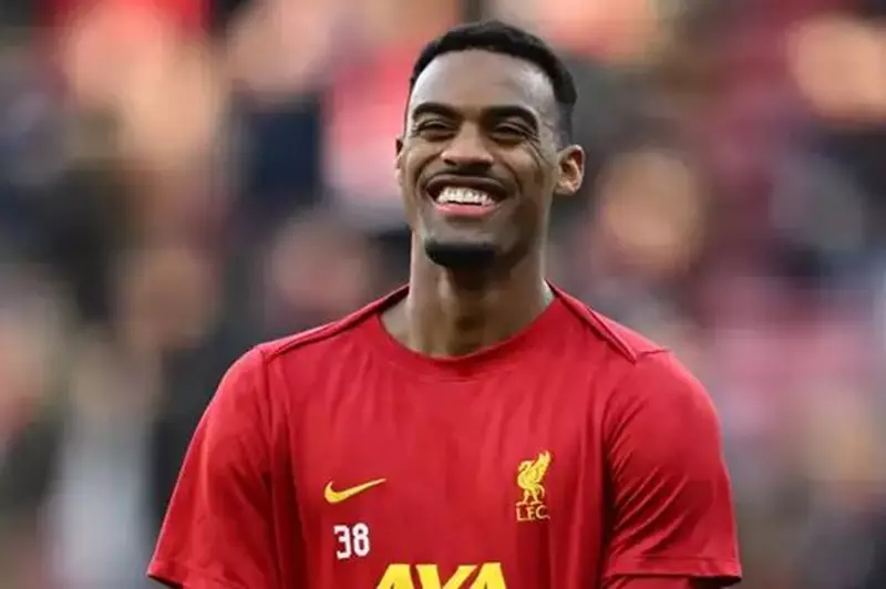 جرافينبيرش يحصد لقب أفضل لاعب شاب في الدوري الإنجليزي. جرافينبيرش يحصد لقب أفضل لاعب شاب في الدوري الإنجليزي.