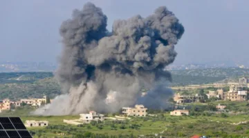 جرحى نتيجة قصف إسرائيلي على دراجة نارية في قضاء صور بجنوب لبنان
