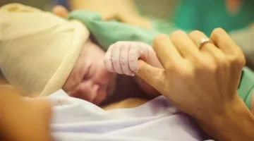 جريمة صادمة في أمريكا: امرأة تقتل امرأة حامل وتختطف جنينها
