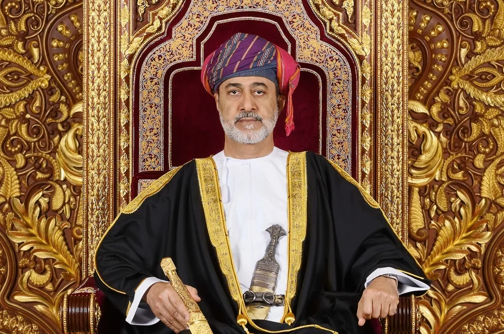 جلالةُ السُّلطان المعظم يعودُ إلى أرض الوطن