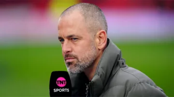 جو كول يحدد أفضل 7 لاعبين في الدوري الإنجليزي: ماذا عن محمد صلاح ومرموش؟