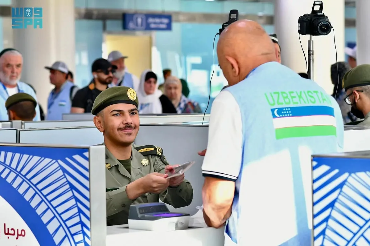 جوازات مطار الأمير محمد بن عبدالعزيز في المدينة المنورة تستقبل أولى رحلات الحجاج القادمين من أوزبكستان جوازات مطار الأمير محمد بن عبدالعزيز في المدينة المنورة تستقبل أولى رحلات الحجاج القادمين من أوزبكستان
