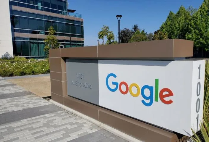 جوجل تطلق تطبيقًا يمكّنك من تحميل وتشغيل نماذج الذكاء الاصطناعي. جوجل تطلق تطبيقًا يمكّنك من تحميل وتشغيل نماذج الذكاء الاصطناعي.