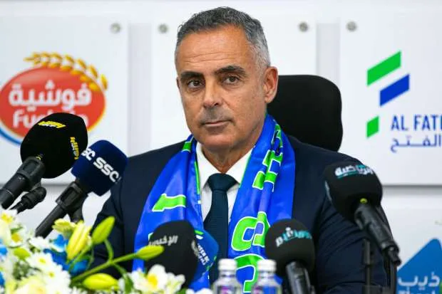 شوبير يلمح لاسم المدير الفني الجديد للأهلي.. مفاجأة