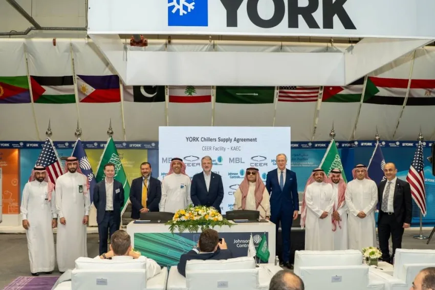 جونسون كنترولز العربية تطلق أكبر خط إنتاج في المملكة لتصنيع تشيلرات يورك التي تعمل بالهواء بقدرة 600 طن. جونسون كنترولز العربية تطلق أكبر خط إنتاج في المملكة لتصنيع تشيلرات يورك التي تعمل بالهواء بقدرة 600 طن.