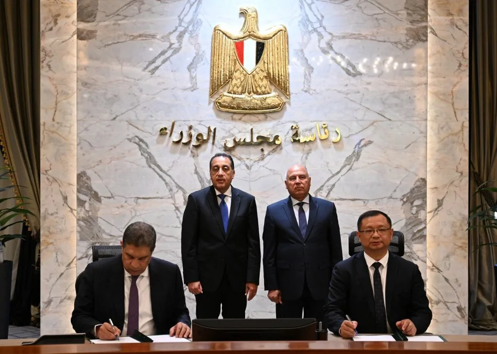 جيتر والقصراوي تبرمان اتفاقية للإنتاج المحلي للسيارات بقيمة 123 مليون دولار جيتر والقصراوي تبرمان اتفاقية للإنتاج المحلي للسيارات بقيمة 123 مليون دولار