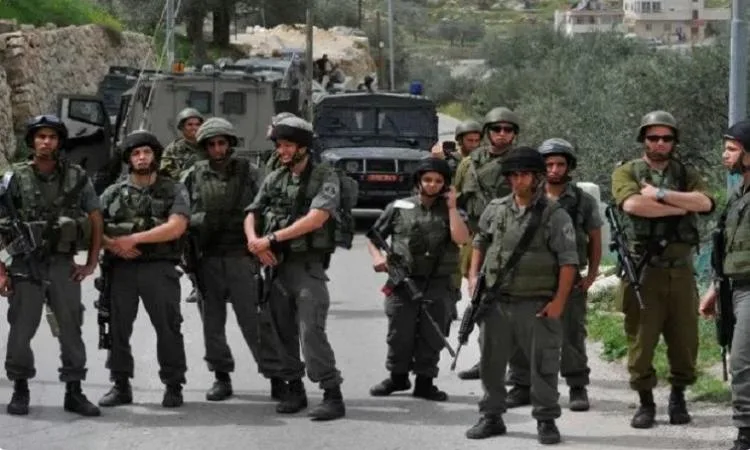 جيش الاحتلال يمدد الحصار على قريتين فلسطينيتين عقب مقتل مستوطنة في الضفة الغربية